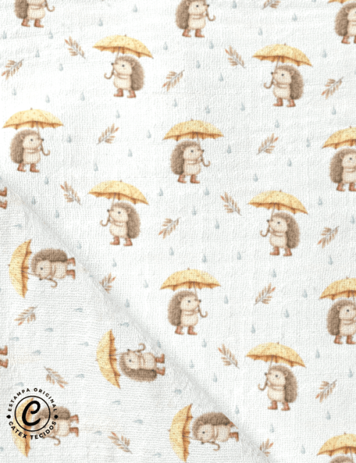 Tecido Fralda Estampada - Ouriço na Chuva - 100% Algodão - 70cm x 70cm